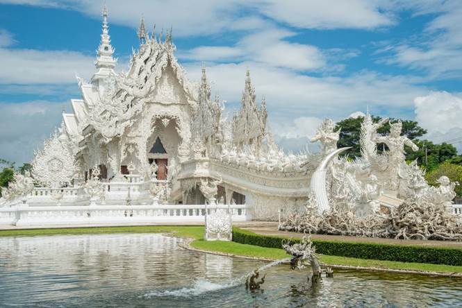 Độc đáo ngôi chùa trắng tại Chiang Rai