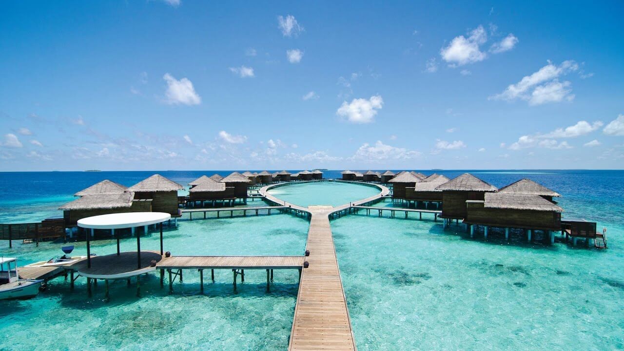 Du lịch Maldives: Những khách sạn sang trọng nằm giữa lòng đại dương