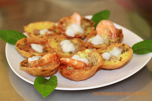 Top 10 Street Foods to Try in Vietnam